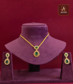 Tear Drop Emerald Necklace And Earring