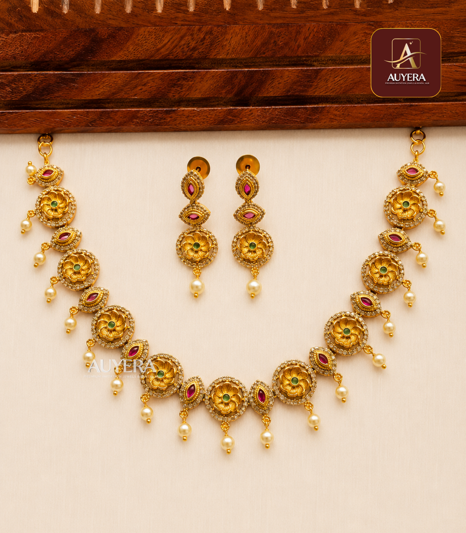 33 (4) AD Floral Necklace - Image 1